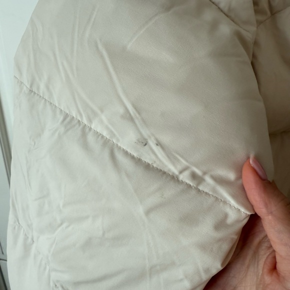 Aritzia Super Puff Jacket in Pearl size M - Picture 5 of 7